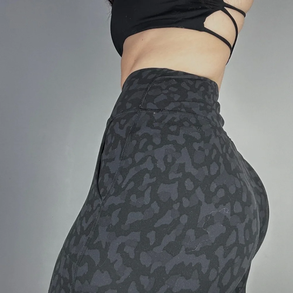Black Leopard Print Women's Leggings - Picture 3 of 3